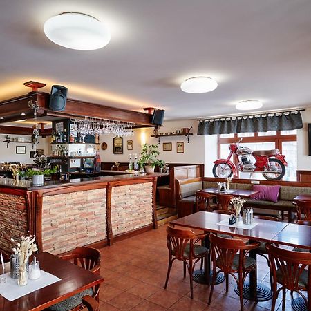 Hotel Zlata Hvezda Vimperk Dış mekan fotoğraf