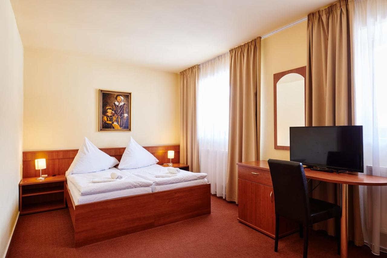 Hotel Zlata Hvezda Vimperk Dış mekan fotoğraf