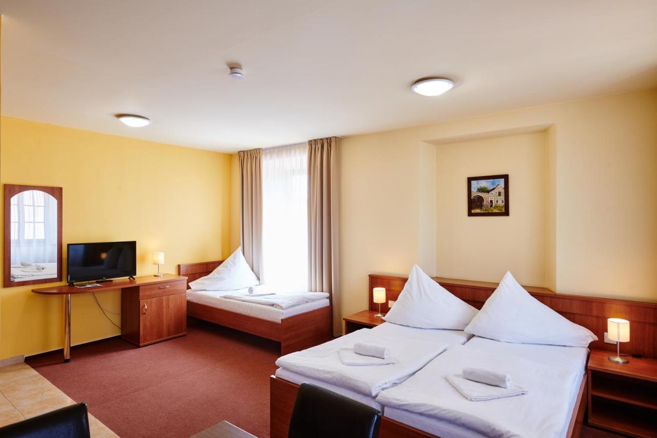 Hotel Zlata Hvezda Vimperk Dış mekan fotoğraf